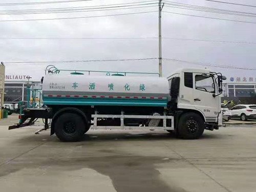 程力東風(fēng)天錦玉柴200馬力國六柴油發(fā)動(dòng)機(jī)灑水車