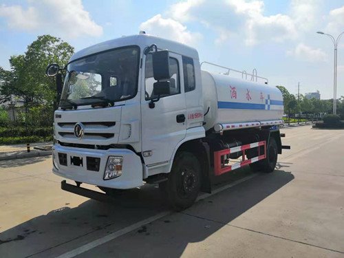 程力國六東風華神駕駛室玉柴165馬力噴霧灑水車