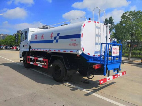 程力國六東風華神駕駛室玉柴165馬力噴霧灑水車