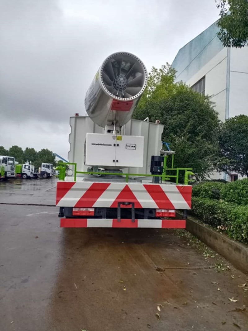東風(fēng)多利卡D9系列新款駕駛室園林綠化灑水車