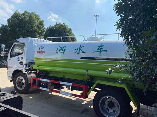程力專汽東風(fēng)藍(lán)牌凱普特原廠底盤綠化灑水車