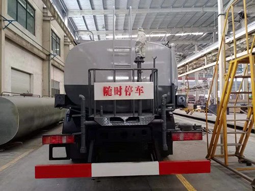 東風(fēng)專用底盤(pán)后雙橋20噸灑水車 專用泵灑水車