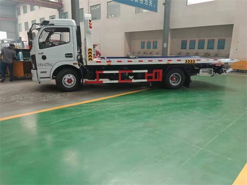 東風(fēng)原廠底盤清障車報價多少