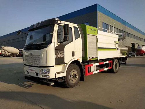 程力國六一汽解放康明斯210馬力柴油發(fā)動機多功能抑塵車