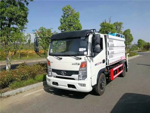 程力專汽時風(fēng)風(fēng)馳藍(lán)牌多功能噴霧抑塵車