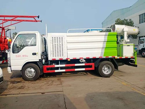 程力專汽國六五十鈴藍(lán)牌霧炮車軸距3308霧炮車