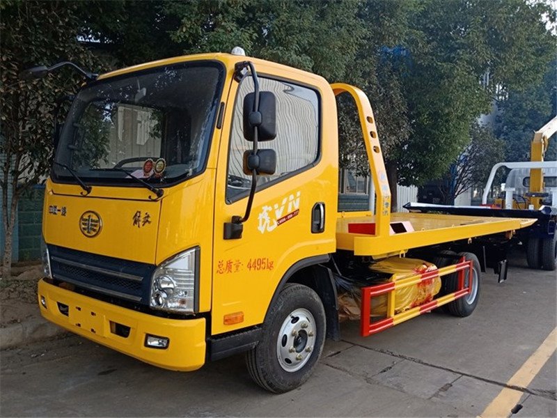 帶吊清障車解放龍V5700軸距