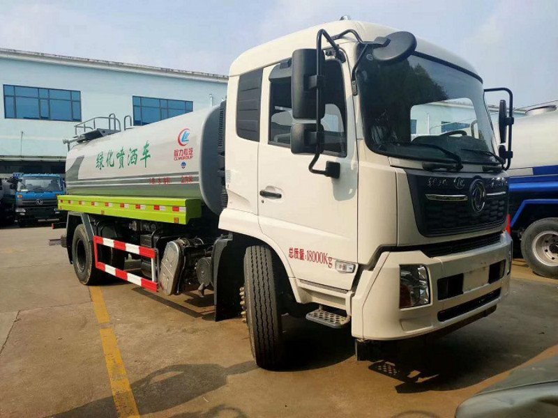 灑水車出車必備的修理東西