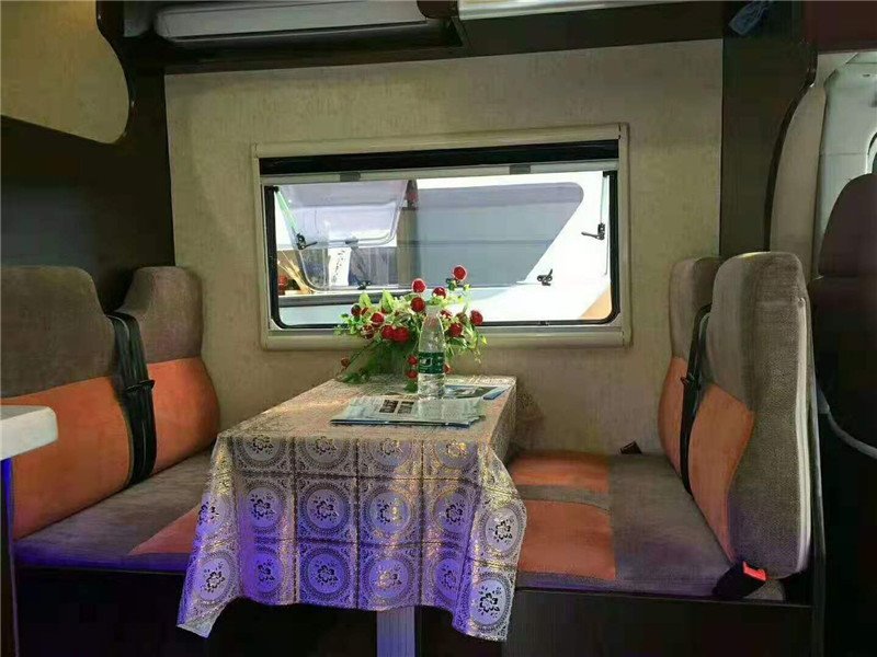依維柯寶迪C型旅居房車價格有保障