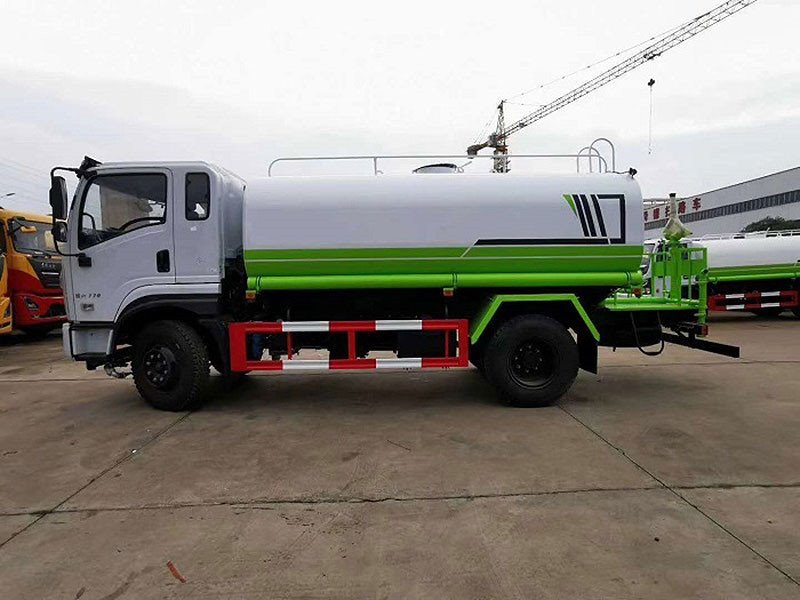 環(huán)衛(wèi)灑水車要怎么抽水呢