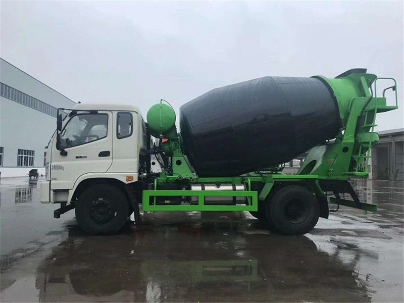 攪拌車廠家分享操作手冊(cè)