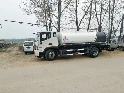 程力專(zhuān)汽福田多功能環(huán)衛(wèi)綠化灑水車(chē)