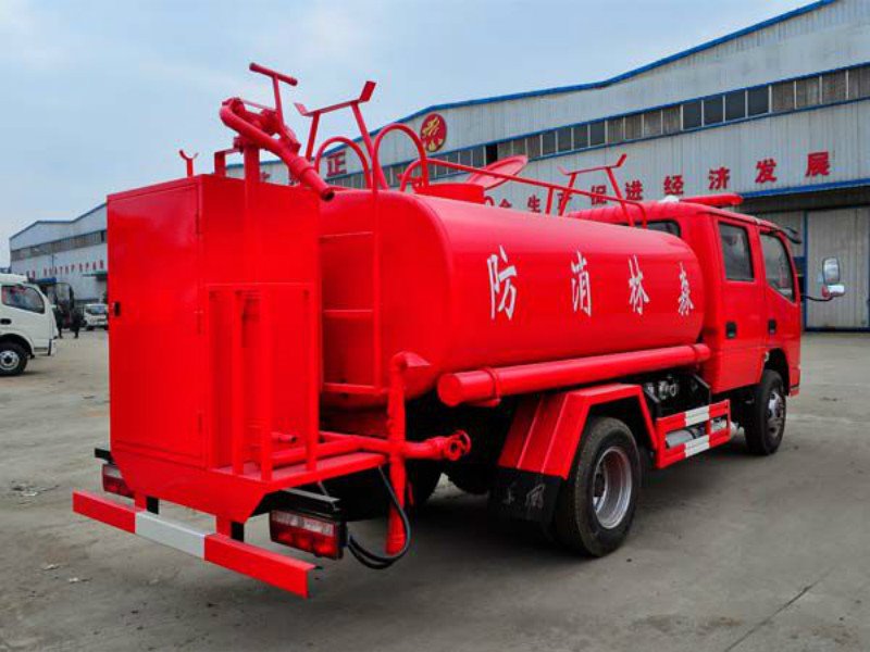 東風(fēng)小多利卡國六消防灑水車廠家新報(bào)價(jià)