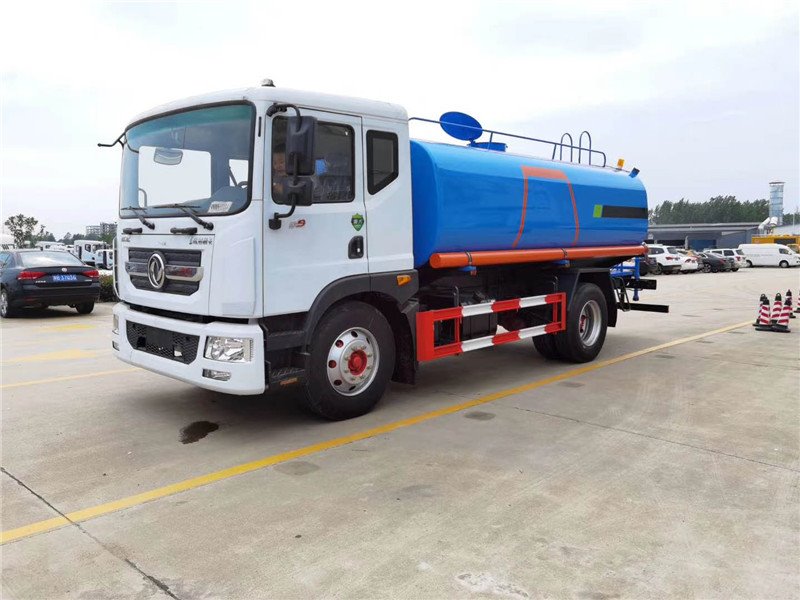 國六東風D9環(huán)衛(wèi)灑水車直銷中