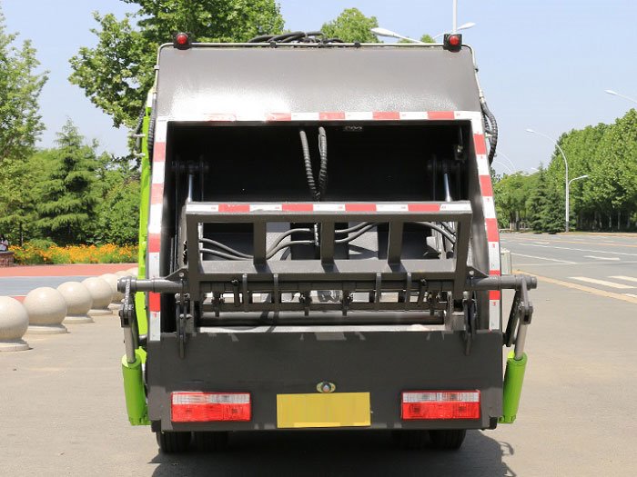 國六東風(fēng)小多利卡6方壓縮垃圾車