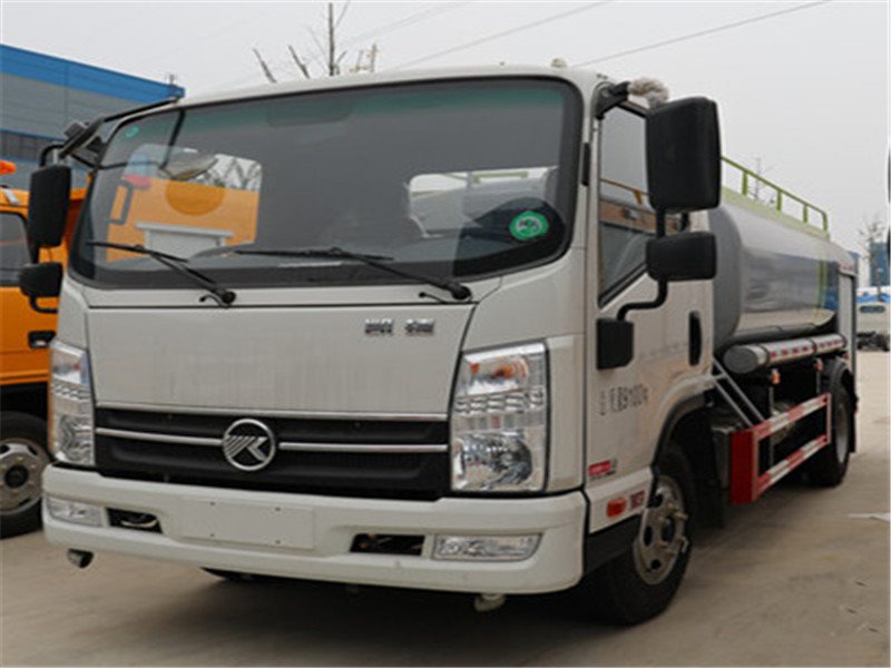 才10萬(wàn)出頭的國(guó)六凱馬新款灑水車