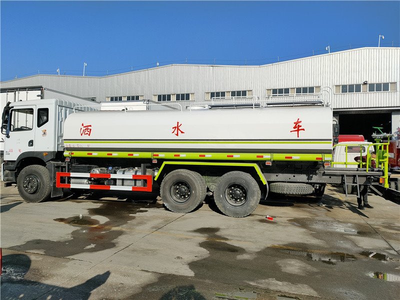 程力專業(yè)生產(chǎn)20方國(guó)六東風(fēng)T5灑水車