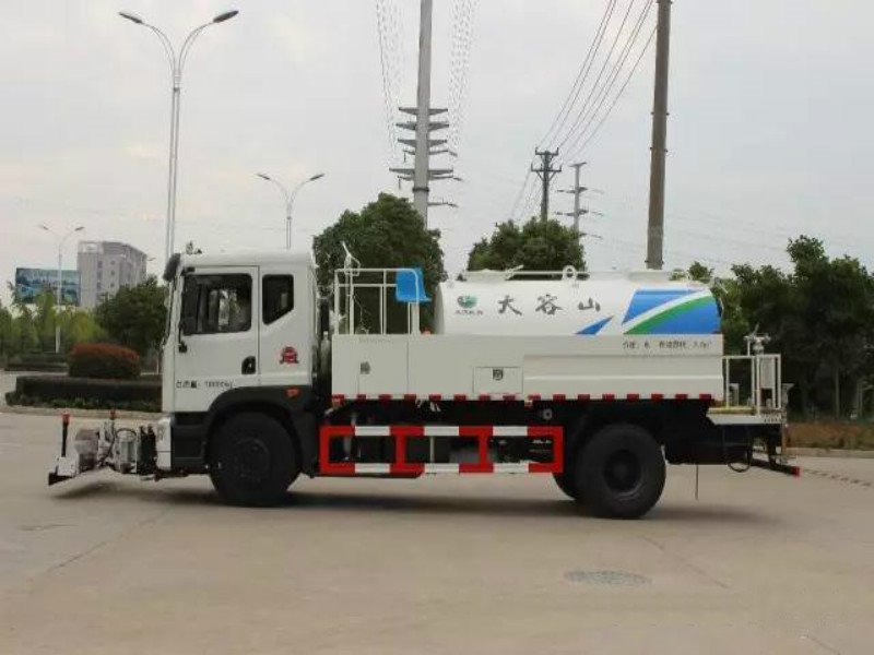 高壓清洗車與普通清洗車有什么不同
