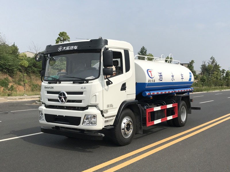 大運(yùn)灑水車夏季正確使用方法