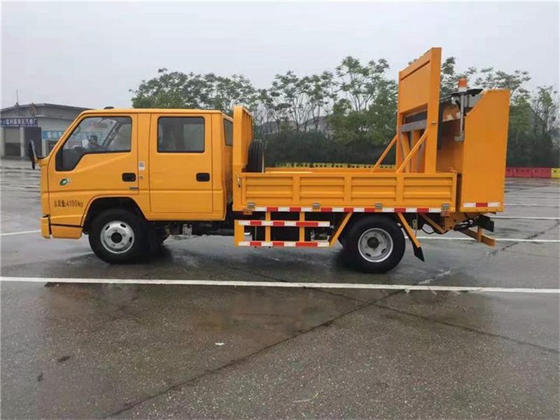 江鈴順達(dá)防撞緩沖車生產(chǎn)廠家直銷價(jià)格