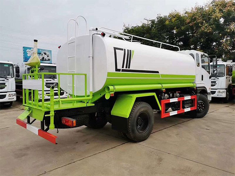 環(huán)衛(wèi)灑水車要怎么抽水呢