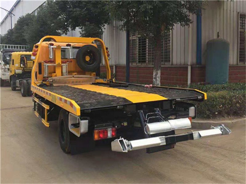 江鈴凱運(yùn)寬體一拖二清障車(chē)深受用戶(hù)信任