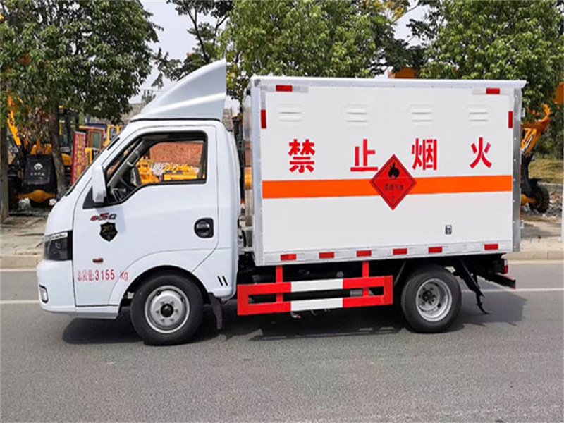 很不錯的一款國六3.1米東風(fēng)途逸易燃氣體廂式運輸車