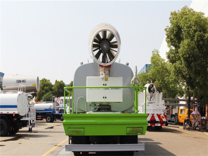 環(huán)衛(wèi)小幫手國六重汽汕德卡多功能抑塵車