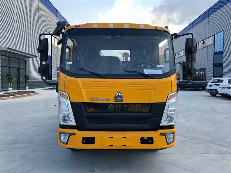 藍(lán)牌重汽豪沃國六一拖二清障車費(fèi)用低