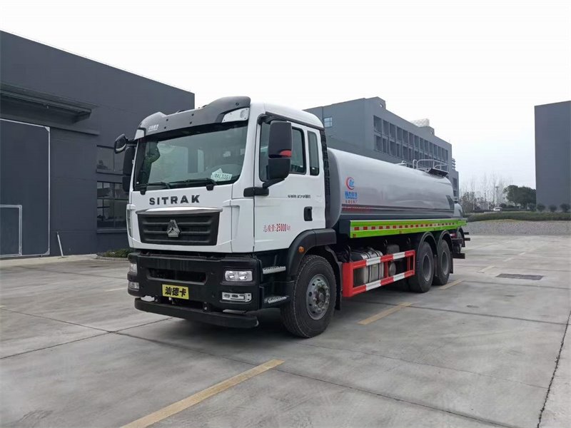 多功能?chē)?guó)六重汽汕德卡后雙橋綠化噴灑車(chē)