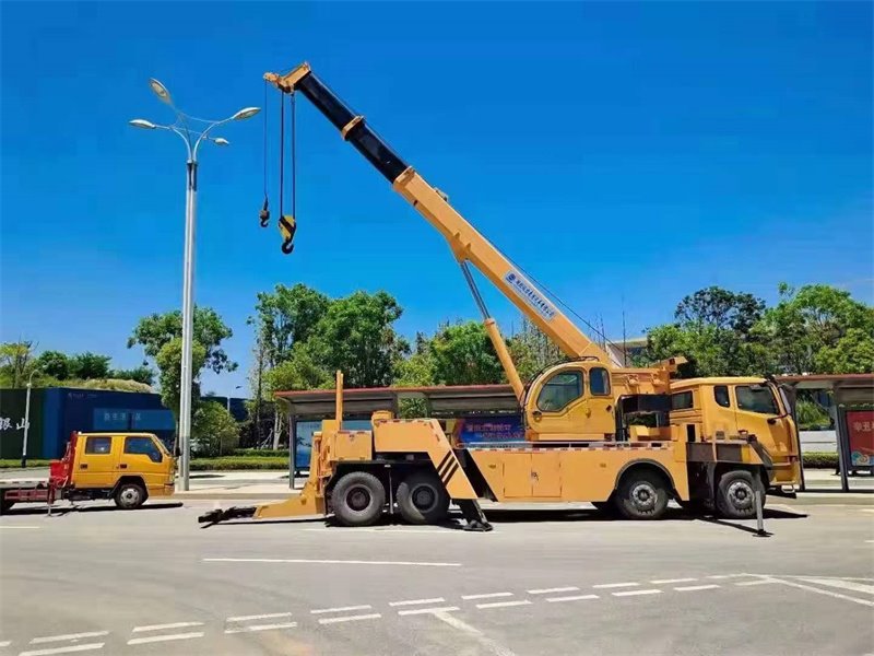 重汽豪沃吊帶清障車掙錢利器