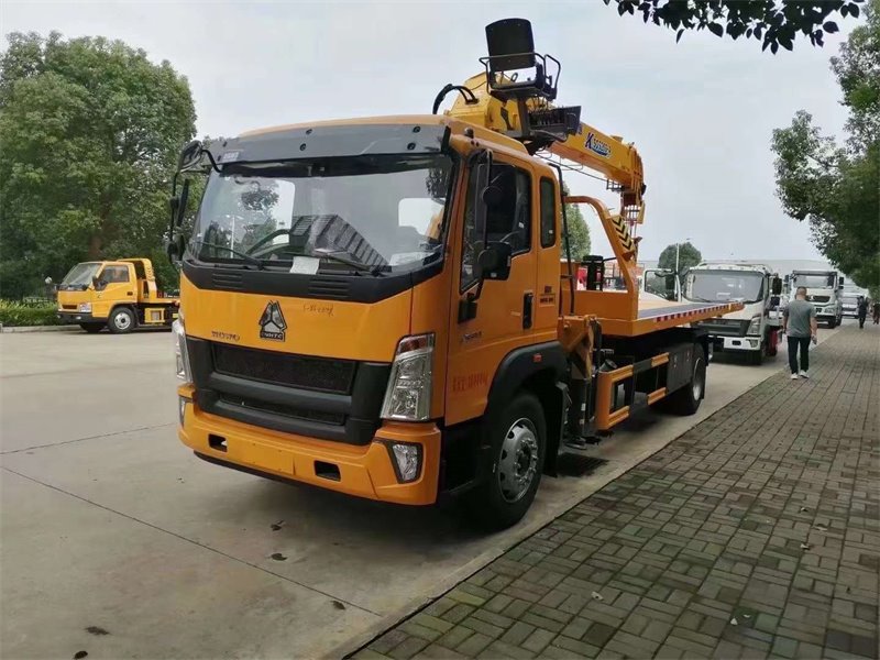 國(guó)六重汽豪沃帶吊清障車一車多用