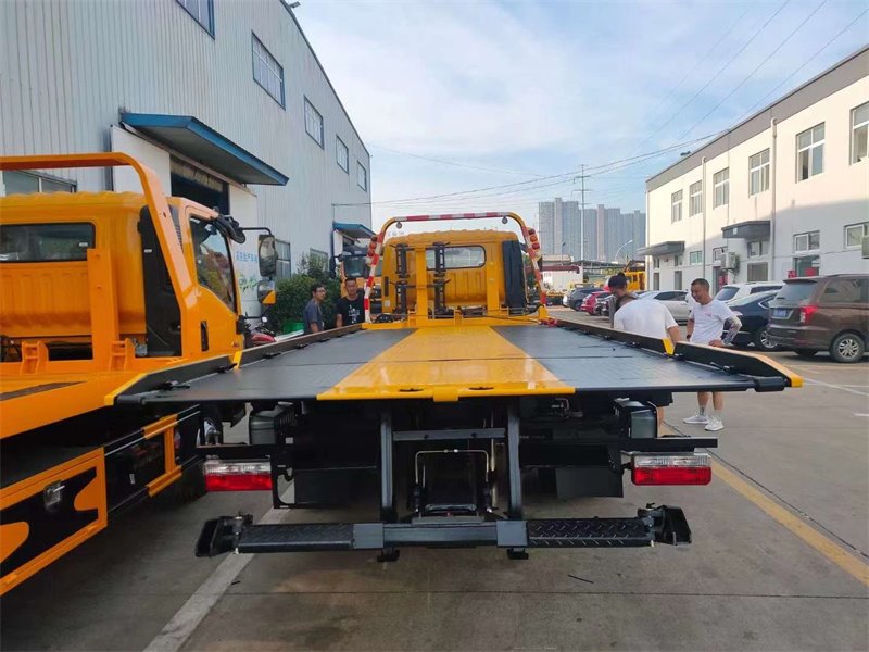 清障車如何分辨五噸上裝和三噸上裝國六多利卡D8