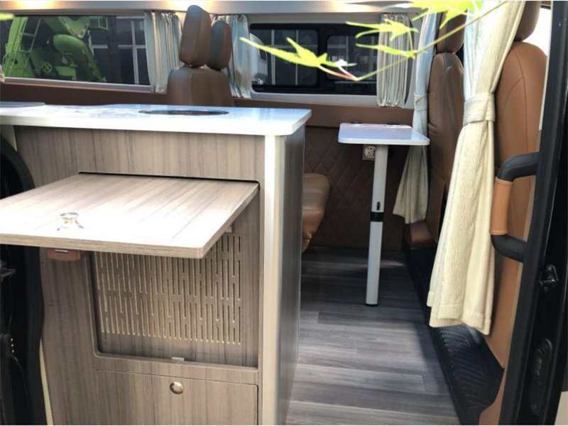 黑色房車福特新全順B型房車廠家報價
