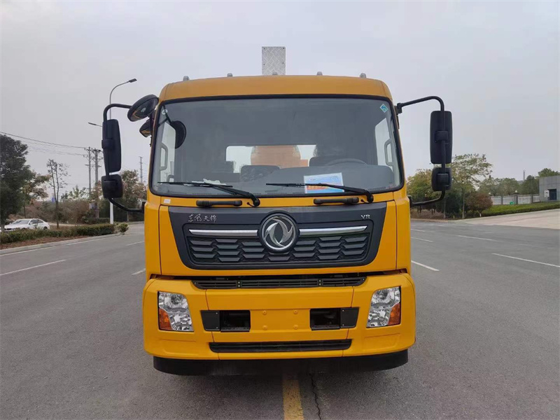 32米高空作業(yè)車210馬力