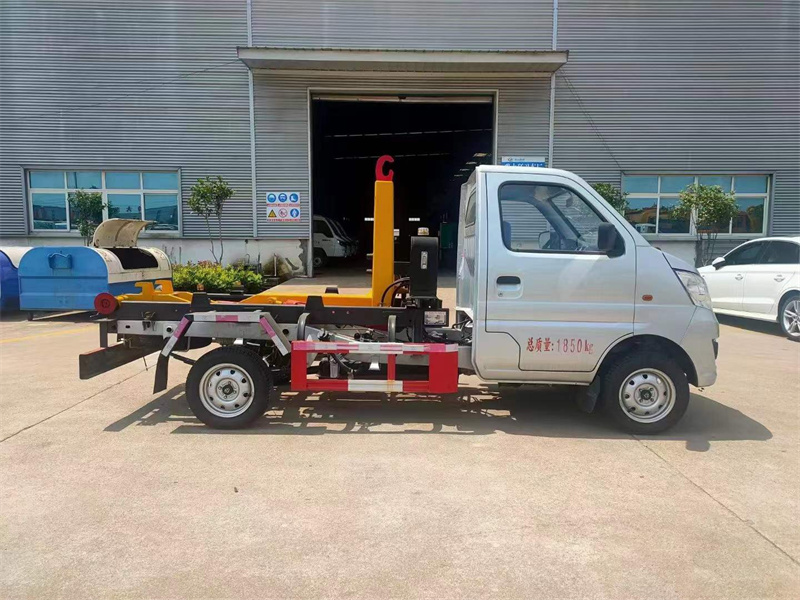 國(guó)六勾臂垃圾車生產(chǎn)改裝廠