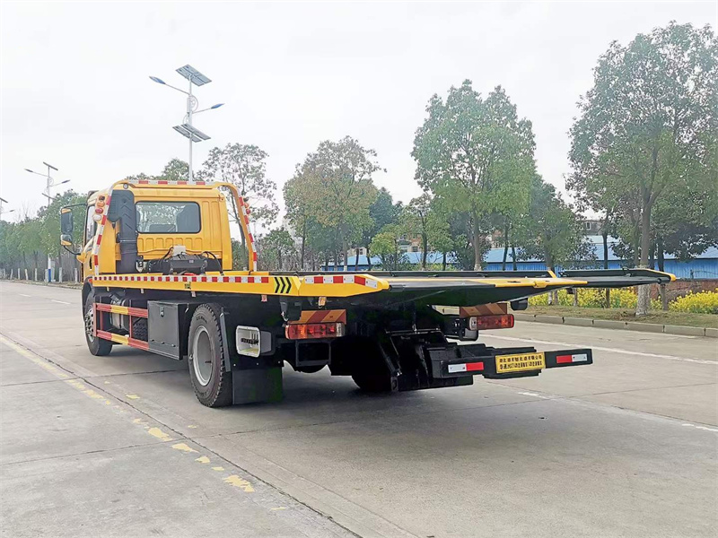 一拖二帶吊清障車5700軸距
