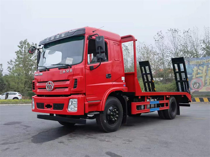 三環(huán)單橋王平板運(yùn)輸車(chē)性能超強(qiáng)