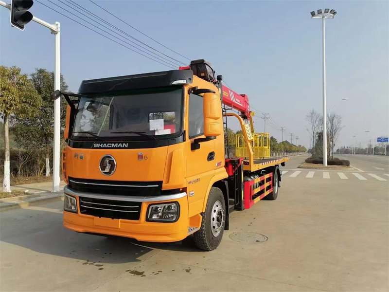國(guó)六帶吊多功能清障車(chē)245馬力