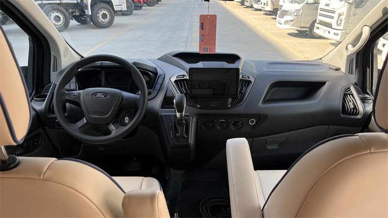 福特中軸中頂房車廠家直銷