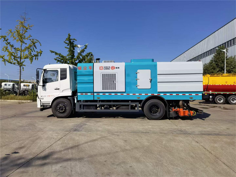 10方后滾掃吸塵車現(xiàn)車