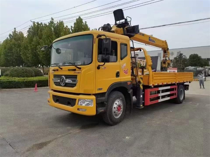 東風(fēng)D9排半清障帶吊救援車(chē)致富利器