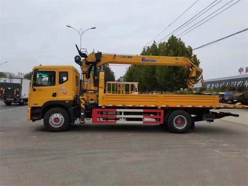 東風(fēng)D9排半清障帶吊救援車(chē)致富利器