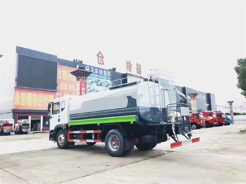 15方東風(fēng)D9灑水車多少錢
