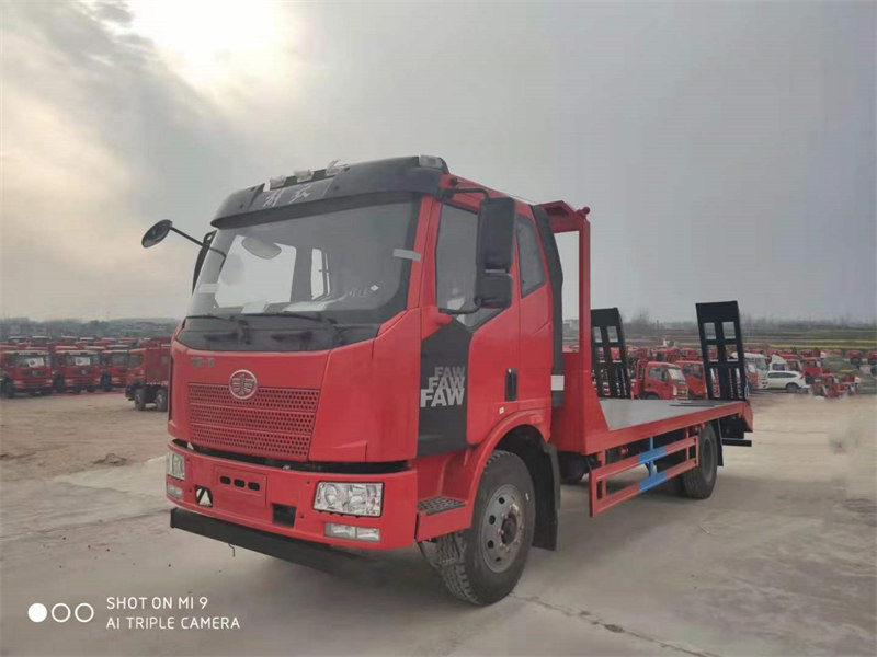 解放J6L國(guó)六平板車(chē)福利車(chē)現(xiàn)車(chē)