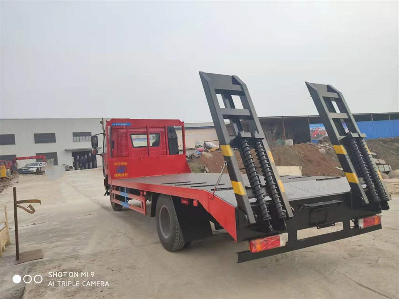 解放J6L國(guó)六平板車(chē)福利車(chē)現(xiàn)車(chē)
