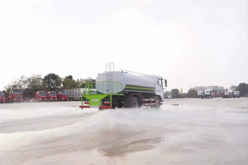 東風福瑞卡灑水車170馬力