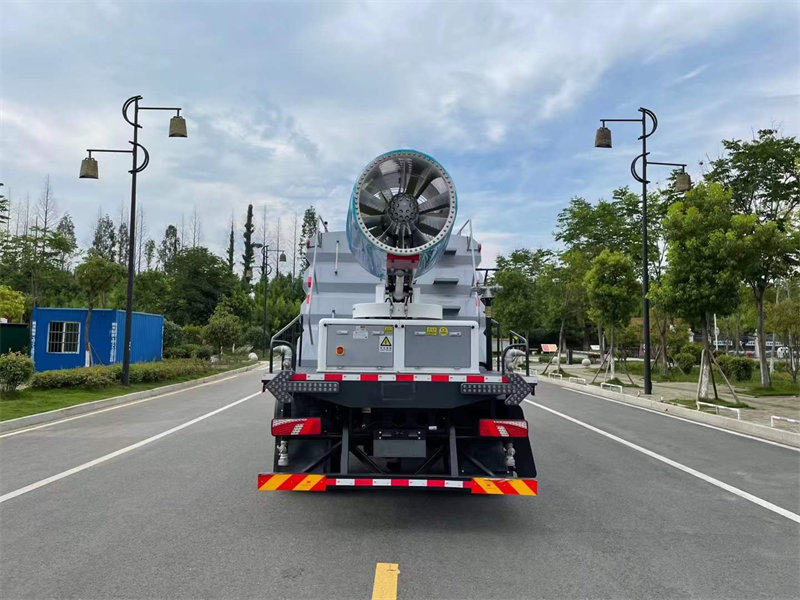 比亞迪抑塵車100米霧炮