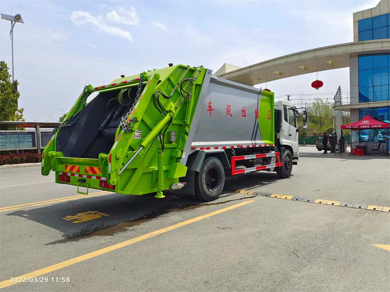 14方東風(fēng)天錦壓縮垃圾車廠家直銷