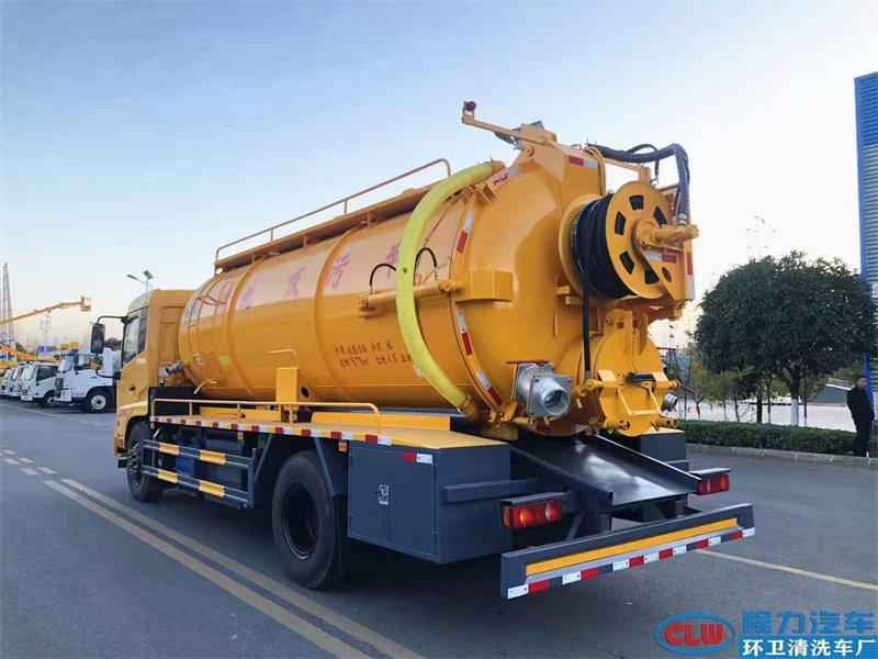 15方清洗吸污車東風(fēng)效率高